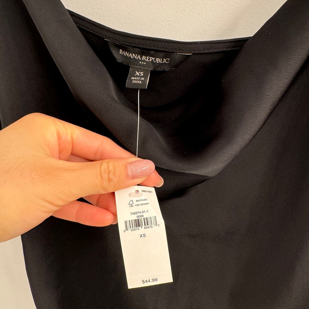 NWT banana republic silky cowl neck camisole black size XS - Picture 3 of 6
